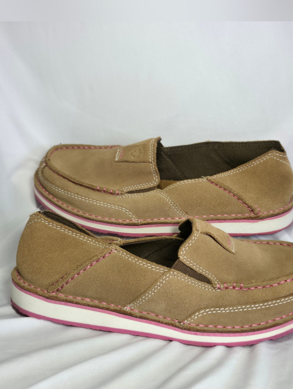 Ariat Womens Cruiser Shoe Size 6.5 Tan Suede Pink Slip On Loafer Flat Casual